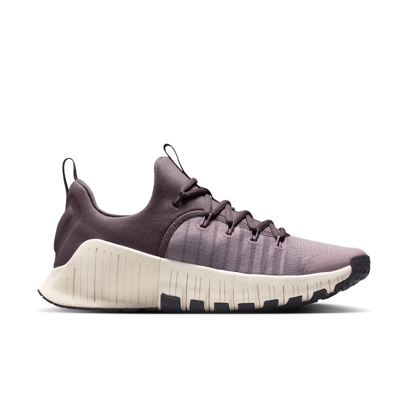 Nike Free Metcon 6 training shoes "Light Violet Ore & Chalk" | Women | Training | 03 | SPORTSHOWROOM