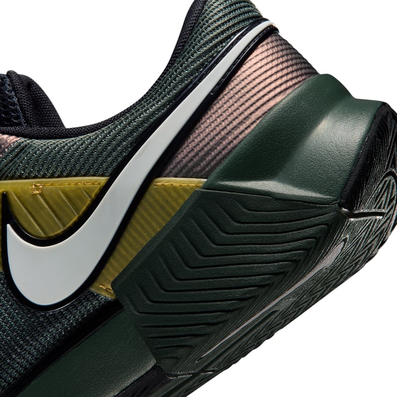 Nike GP Challenge 1.5 Premium tennisskor "Camo Green" | Män | Tennis | 08 | SPORTSHOWROOM