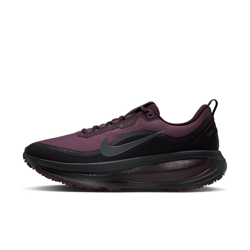 Nike Vomero 18 GORE-TEX hardloopschoenen "Burgundy Crush & Black" | Heren | Hardlopen | 01 | SPORTSHOWROOM
