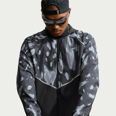 Nike Miler Repel UV Printed Jacke "Black" | Herren | Laufen | 01 | SPORTSHOWROOM