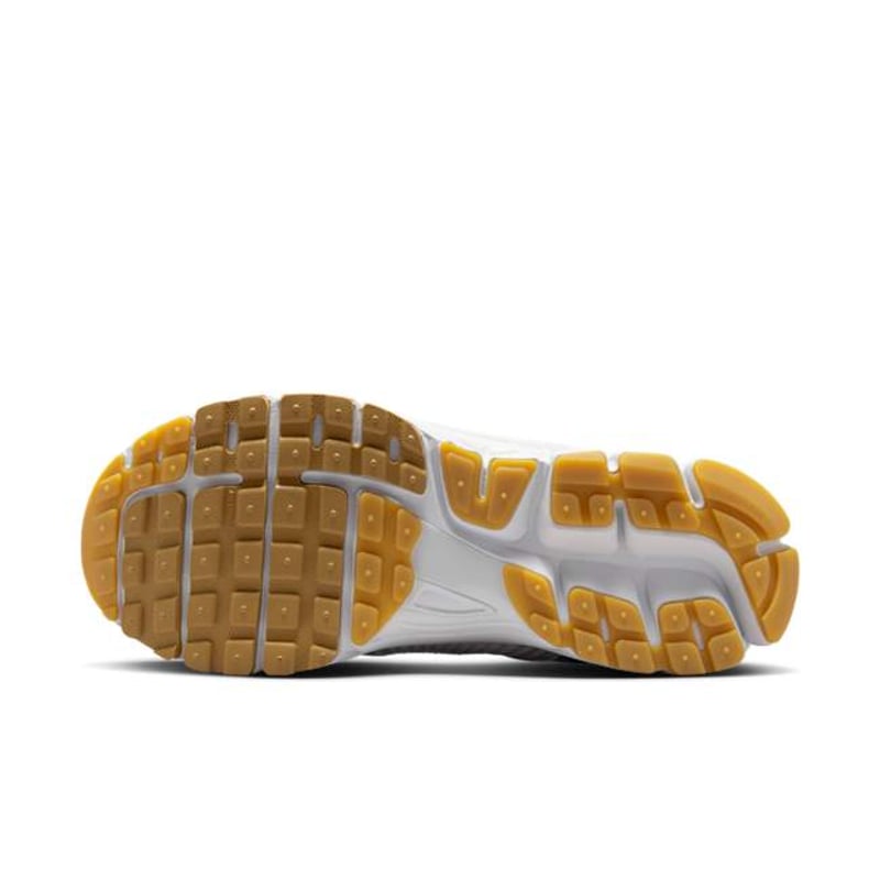Nike Zoom Vomero 5 FJ2028-104 02