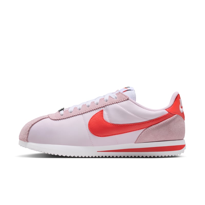 Sneakersy Nike Cortez Textile "Pink Foam & Light Crimson" | Kobiety | Sportstyle | 01 | SPORTSHOWROOM