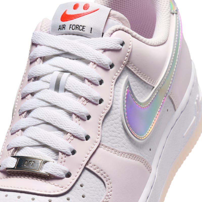 Nike Air Force 1 '07 trainers "Smiley Swoosh" | Women | SportStyle | 07 | SPORTSHOWROOM