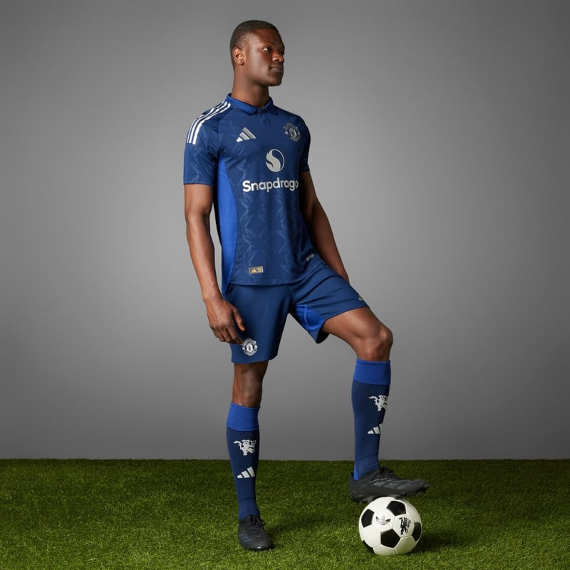 adidas Manchester United 2024/25 Away Authentic IU1391 02