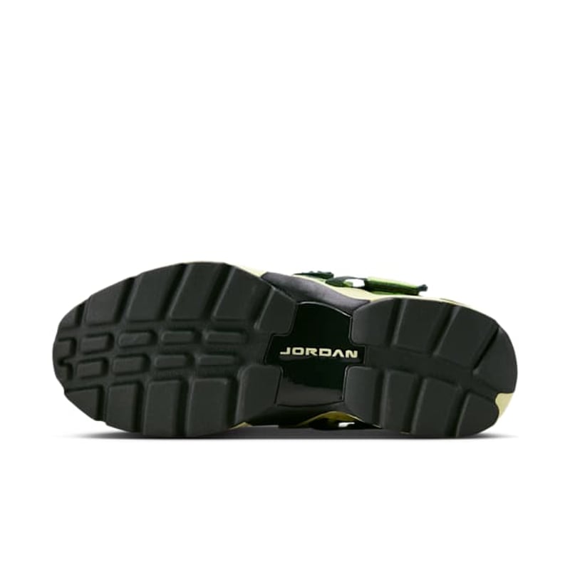 Jordan Trunner LX HQ2164-302 02