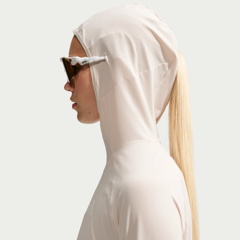 Top Nike ACG UV-Resistant Hooded Mid-Layer "Light Orewood Brown" | Mujer | Aire Libre | 06 | SPORTSHOWROOM
