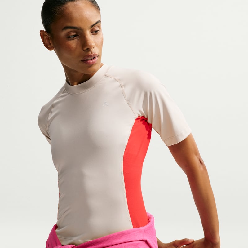 Nike ACG "Wildsee" Dri-FIT Topp "Light Orewood Brown & Light Crimson" | Kvinnor | | 01 | SPORTSHOWROOM