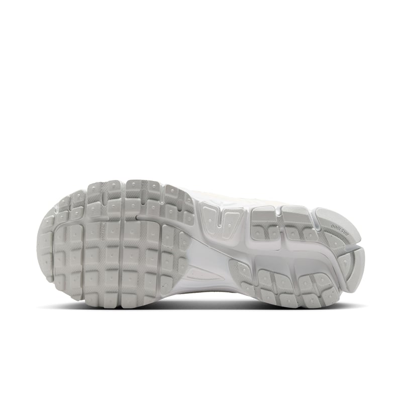 Nike Zoom Vomero 5 IB8929-100 02