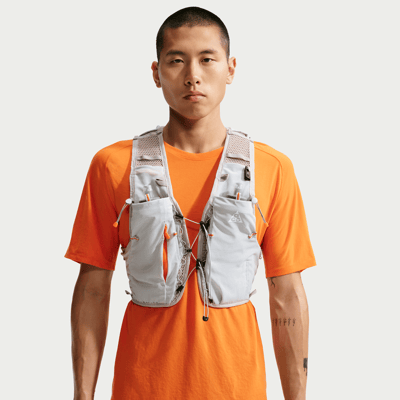 Yaket Nike ACG GOAT Pack Gilet (5L) "Grey Fog & Safety Orange" | Мъже & Жени | | 01 | SPORTSHOWROOM