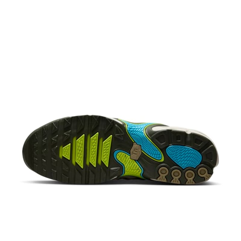 Nike Air Max Plus Drift FD4290-008 02