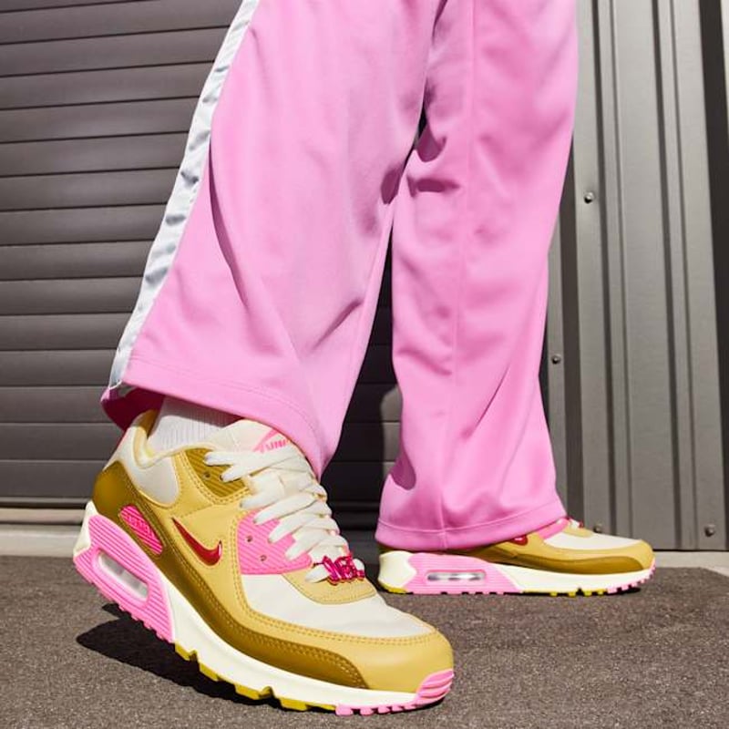 Nike Air Max 90 SE FD8684-101 02
