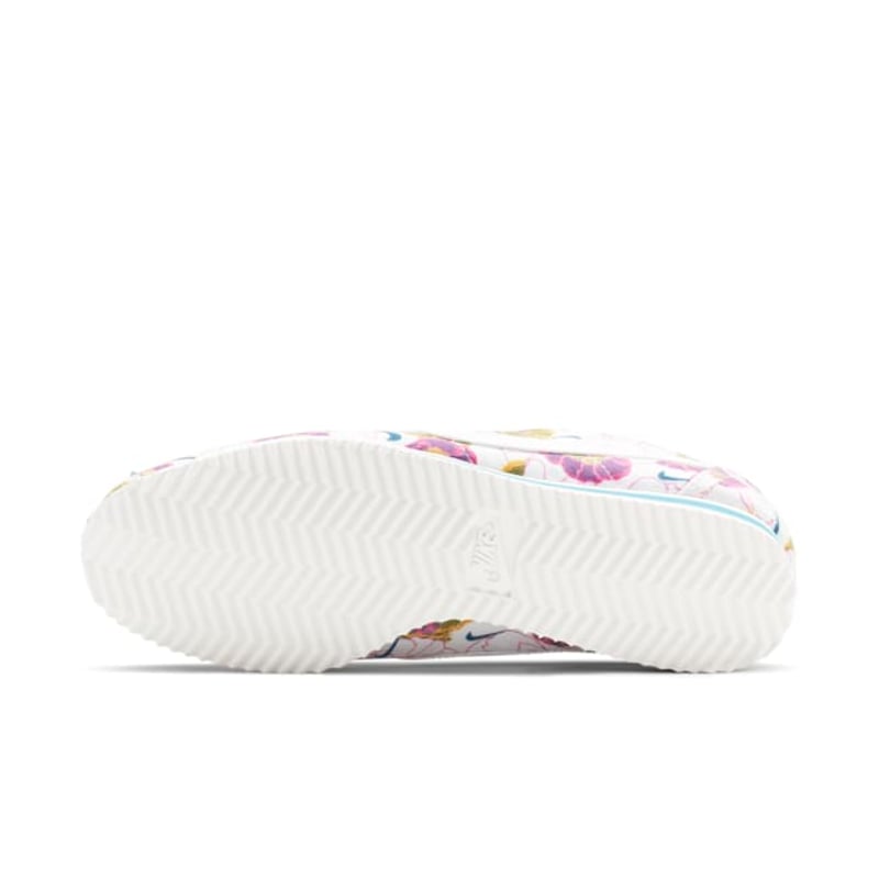 Nike Classic Cortez LX AV1338-100 02