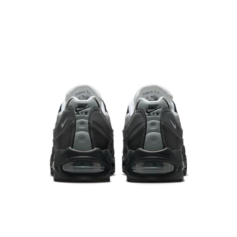 Nike Air Max 95 x Yu-Gi-Oh! II7404-100 06