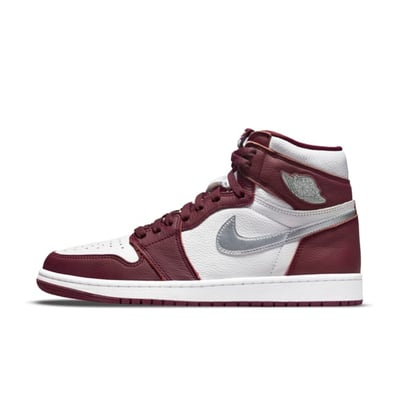 Jordan 1 Retro High OG 555088-611 01
