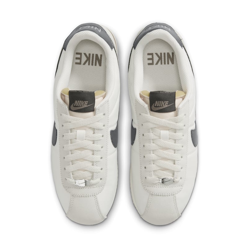 Nike Cortez Sneaker "Phantom & Off-Noir" | Damen | Sportstyle | 04 | SPORTSHOWROOM