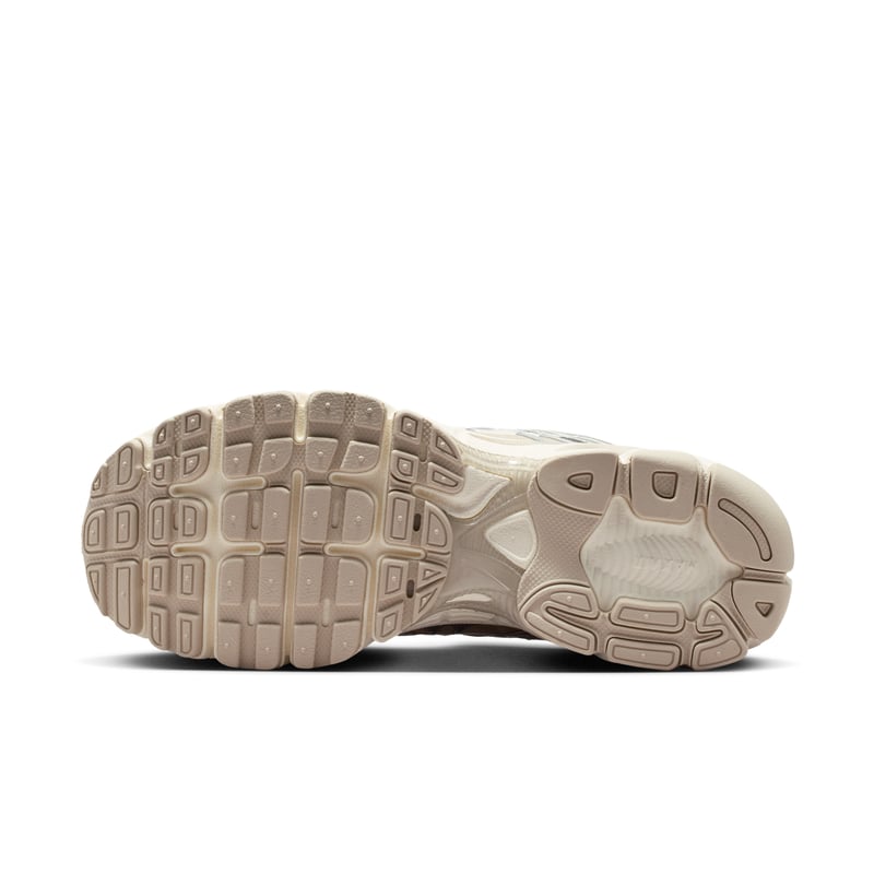 Nike Air Max Moto 2K HQ2056-108 02