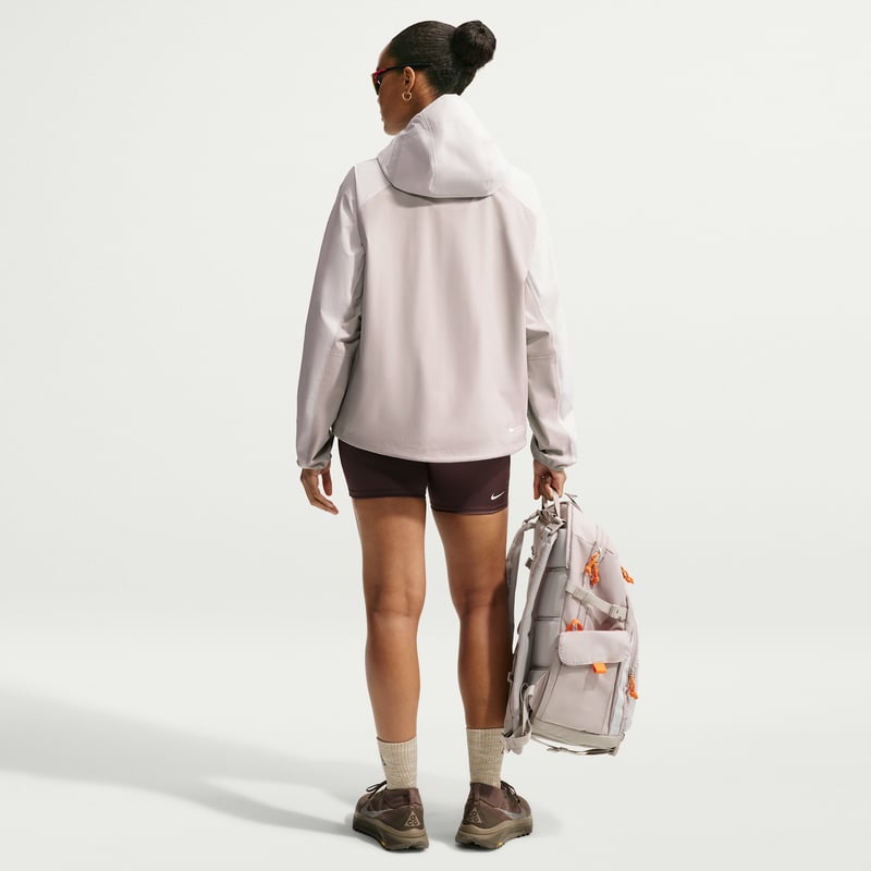 Nike ACG "Phantazma" Storm-FIT ADV Jakke "Light Orewood Brown & Cream II" | Dame | | 05 | SPORTSHOWROOM