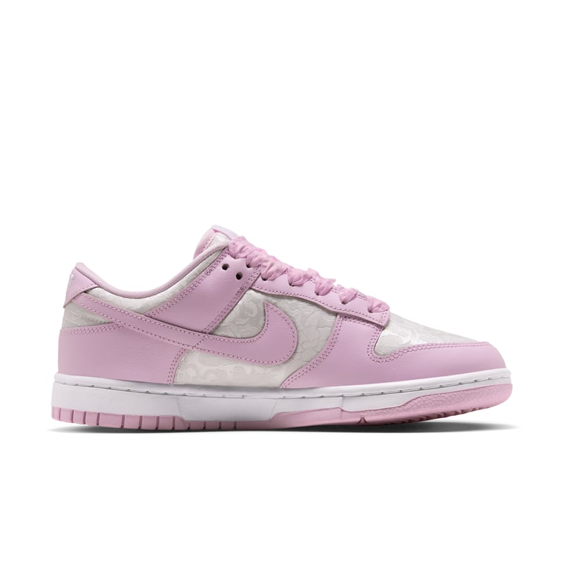 Zapatillas Nike Dunk Low SE "White & Pink Foam" | Mujer | Estilo deportivo | 03 | SPORTSHOWROOM