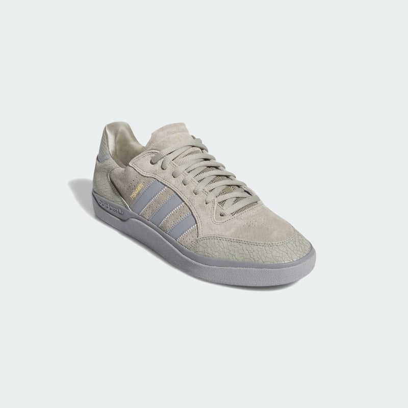 adidas Tyshawn Low IF4623 04