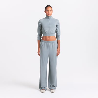 NikeSKIMS Airy IR5053-062 01