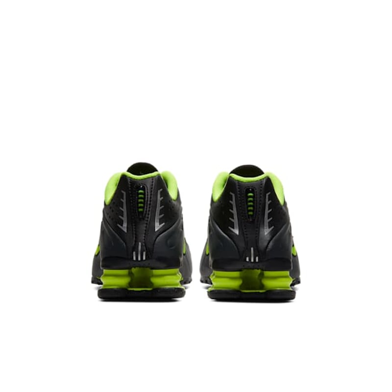 Nike Shox R4 CW2626-002 06