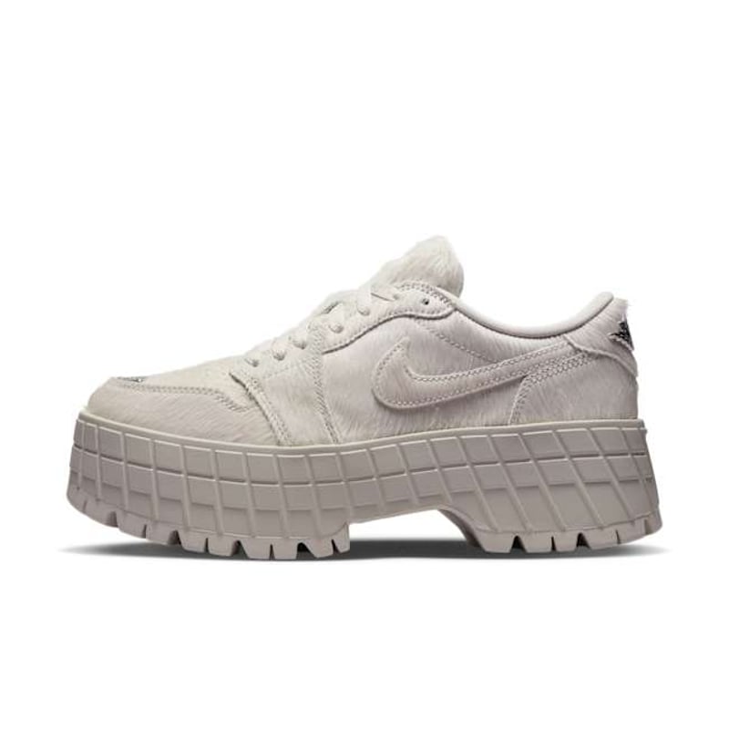 Jordan 1 Brooklyn Low IB7210-001 01