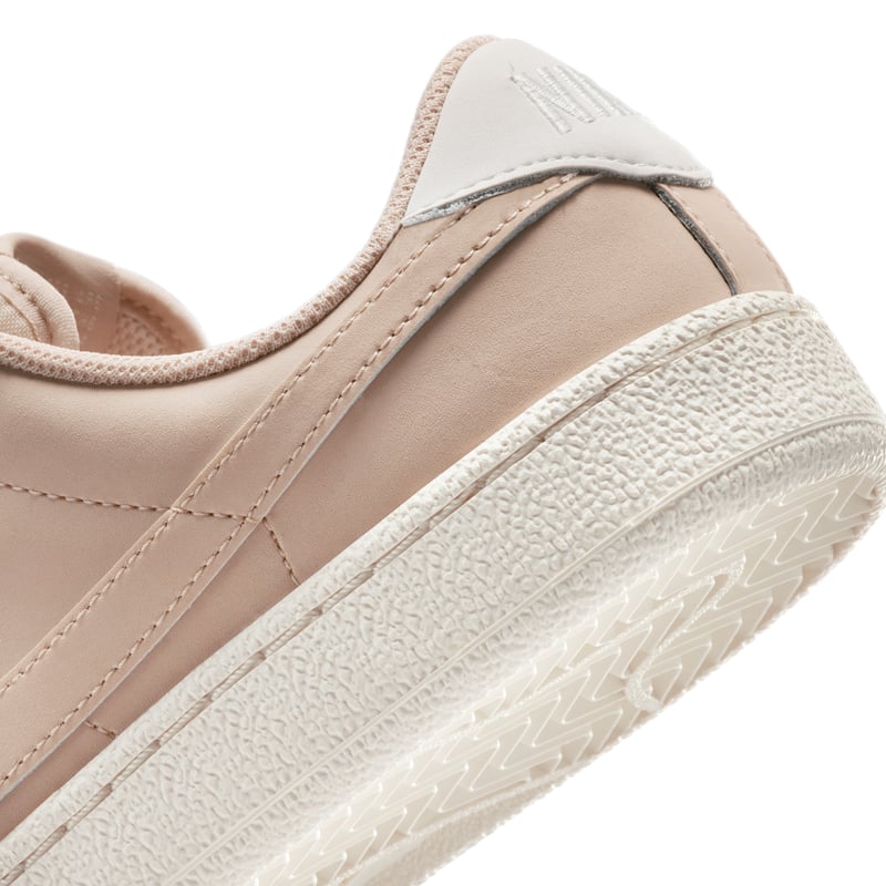 Nike Tennis Classic IV4307-100 08