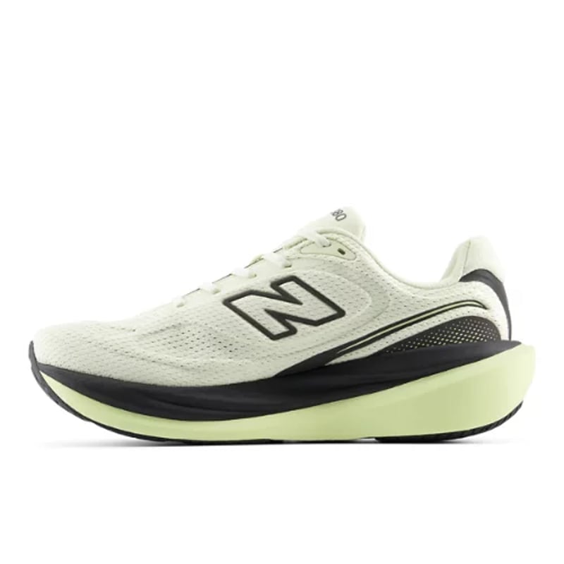 New Balance 1080v15 juoksukengät "Pistachio Butter & Black" | Miehet | Juoksu | 01 | SPORTSHOWROOM