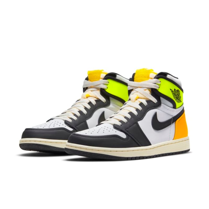 Jordan 1 Retro High OG 555088-118 04