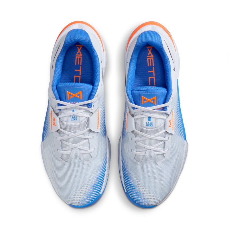 Buty treningowe Nike Metcon 10 "Football Grey & Orange Frost" | Mezczyzni | Trening | 04 | SPORTSHOWROOM