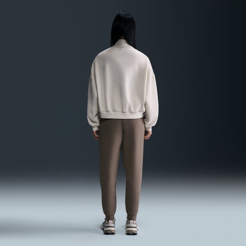 Nike 24.7 ImpossiblySoft Dri-FIT Oversized HQ8188-104 05