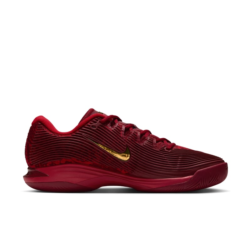 Scarpe da tennis Nike Vapor 12 x Qinwen Zheng "University Red & Tough Red" | Donna | Tennis | 03 | SPORTSHOWROOM