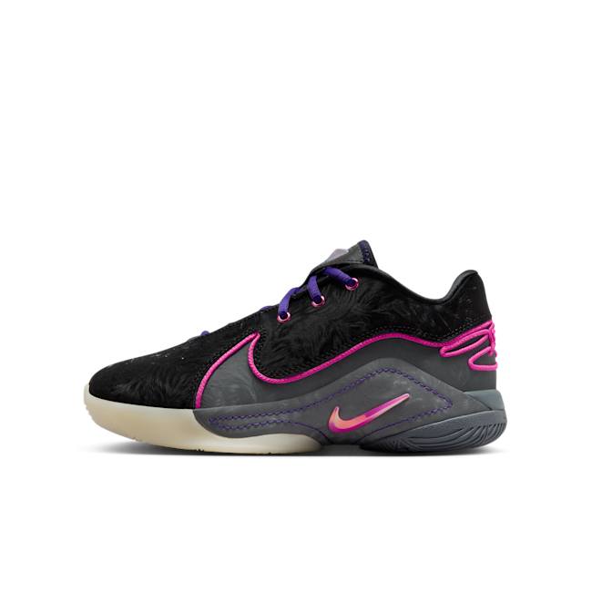 Nike LeBron 22