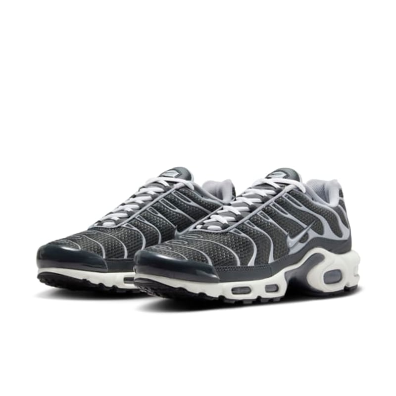 Nike Air Max Plus SE DZ2655-001 05