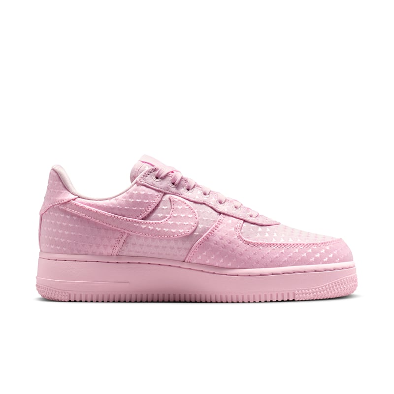 Nike Air Force 1 '07 SE Sneaker "Valentine's Day" | Damen | Sportstyle | 03 | SPORTSHOWROOM