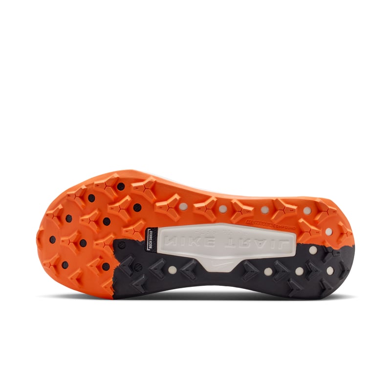 Nike Wildhorse 10 trail runners "Summit White & Safety Orange" | Women | Outdoor | 02 | SPORTSHOWROOM