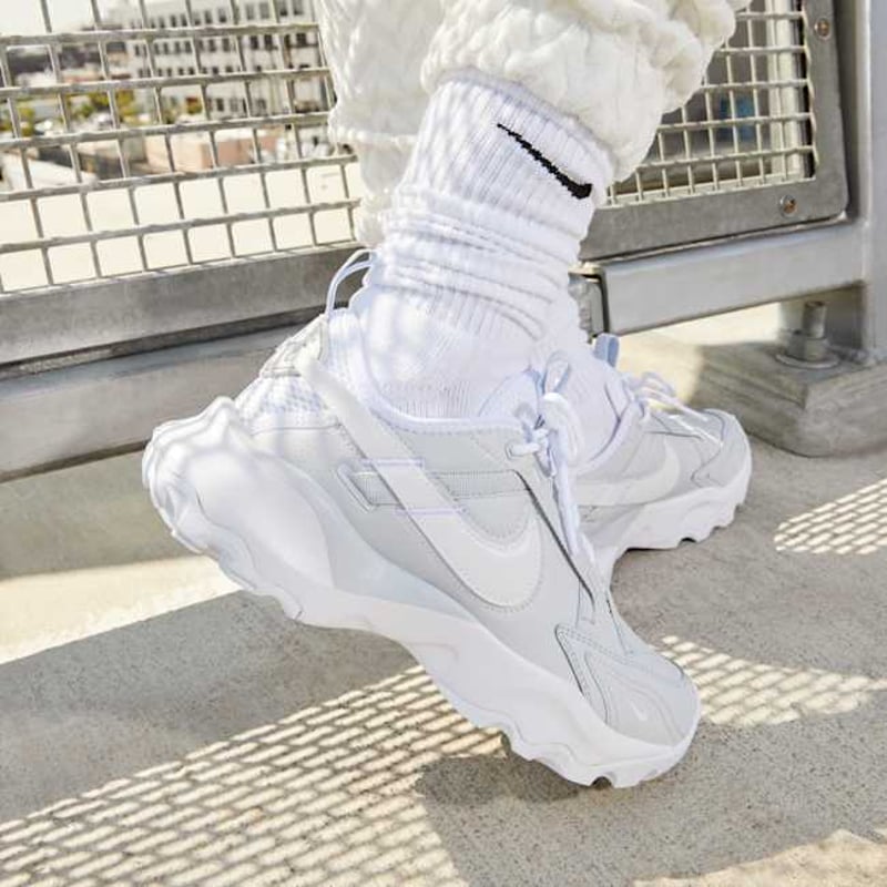 Nike TC 7900 Premium FB8941-043 02