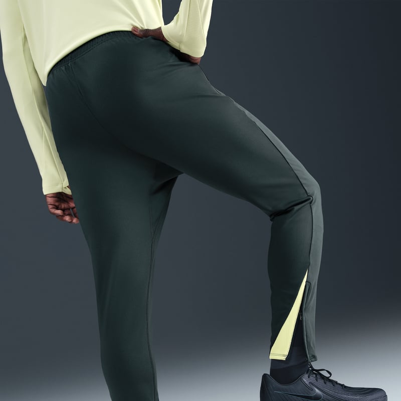Nike Strike Dri-FIT FN2405-390 03