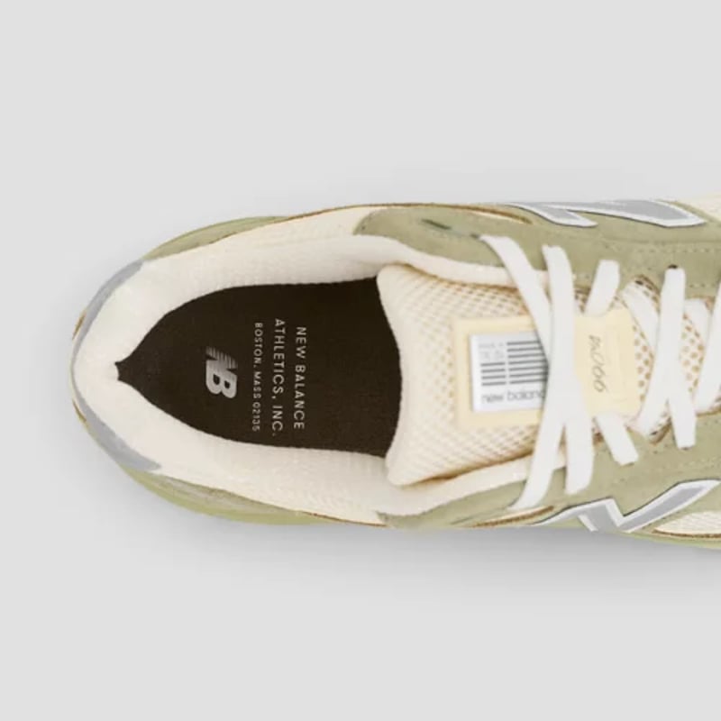 New Balance 990v4 Made in USA sneakerit "Olive Leaf & White" | Miehet & Naiset | Sportstyle | 03 | SPORTSHOWROOM