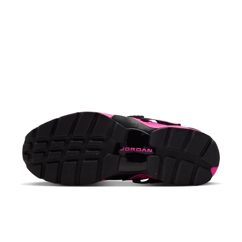Jordan Trunner LX HQ2164-600 02