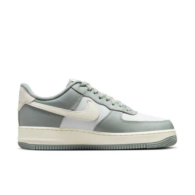 Nike Air Force 1 '07 LX DV7186-300 03