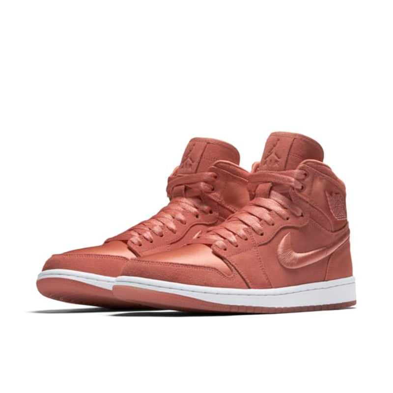 Jordan 1 Retro High AO1847-640 04