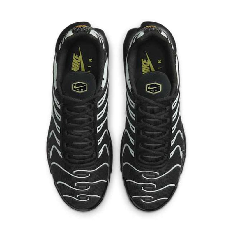 Nike Air Max Plus DD4004-001 04