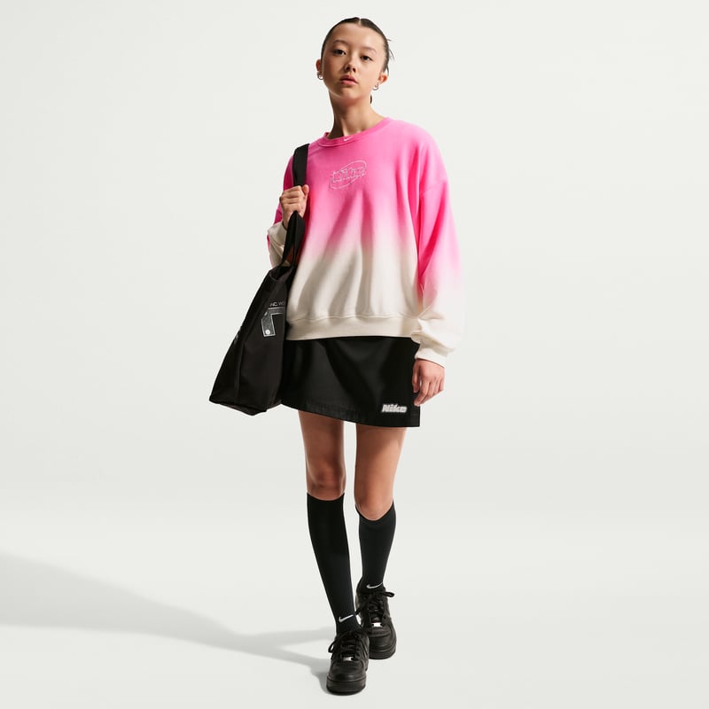 Nike Studio Fleece Lightweight Oversized Graphic Crew Genser "Sail & Playful Pink" | Barn | | 03 | SPORTSHOWROOM