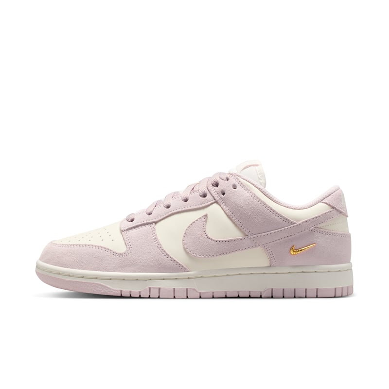 Nike Dunk Low Suede sko "Pearl Pink & Sail" | Dame | | 01 | SPORTSHOWROOM