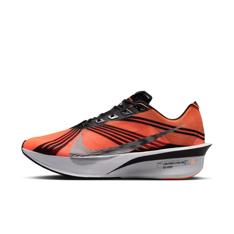 Nike Vaporfly 4 x DISTANCE Laufschuhe "Total Orange & Black" | Herren | Laufen | 01 | SPORTSHOWROOM