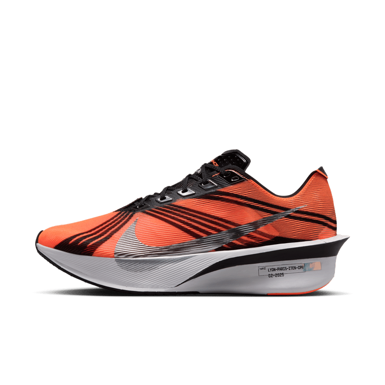 Nike Vaporfly 4 x DISTANCE runners "Total Orange & Black" | Men | Running | 01 | SPORTSHOWROOM