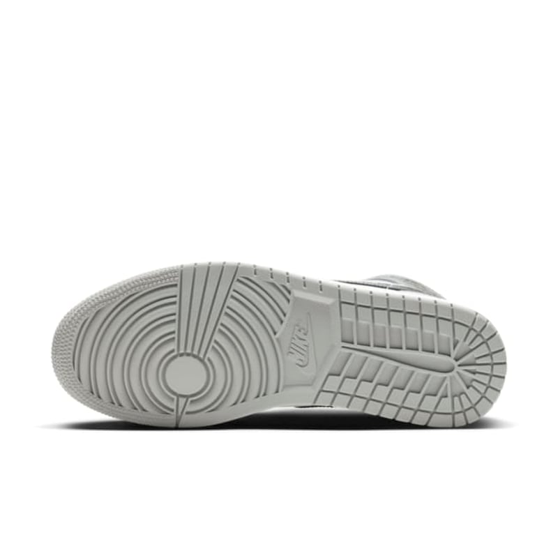Jordan 1 Mid 554724-092 02