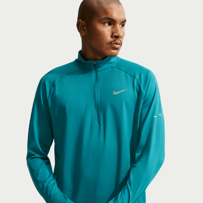 Nike Stride Dri-FIT 1/2-Zip Mid Layer Top "Bright Spruce" | Herren | Laufen | 01 | SPORTSHOWROOM