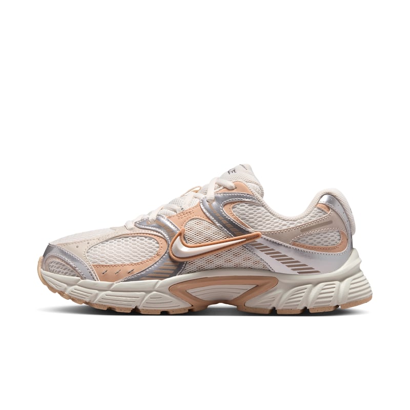 Nike V5 RNR sneakers "Phantom & Shimmer" | Dames | Sportstyle | 01 | SPORTSHOWROOM